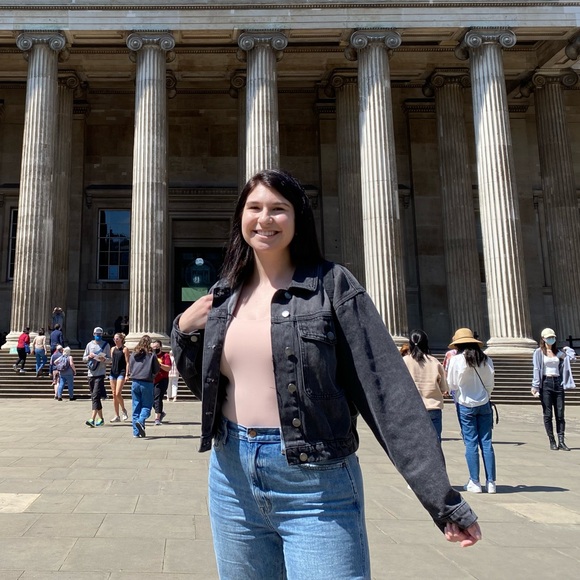 Meet your Posher, Stephanie - Picture 1 of 1